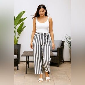 American Eagle Outfitters Grey and White Tie Front straight leg Pants size S